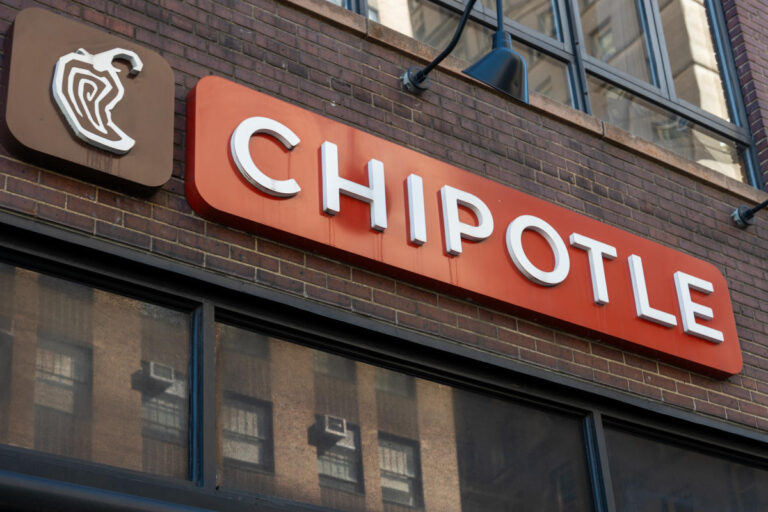 Chipotle disappoints earnings estimates as robust foot traffic and margin expansion fuel first-quarter results
