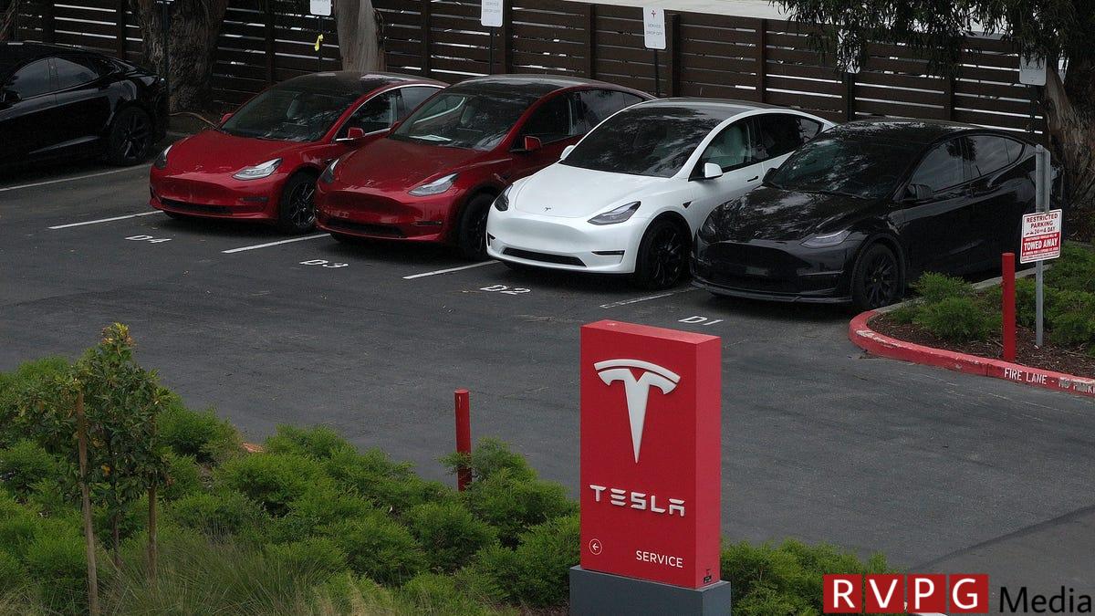 Feds review Tesla's recall of 2 million electric vehicles over Autopilot