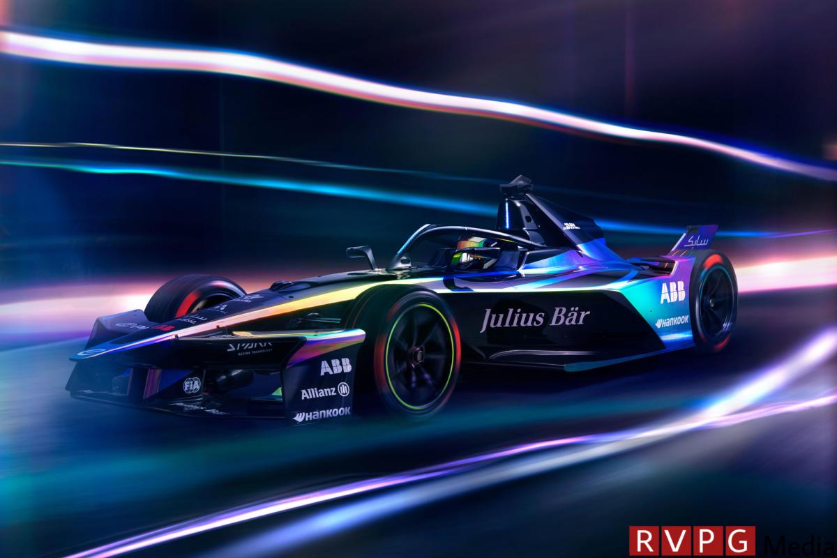 Formula E debut with Gen3 Evo racing car: all-wheel drive accelerates from 0 to 60 miles per hour in 1.82 seconds