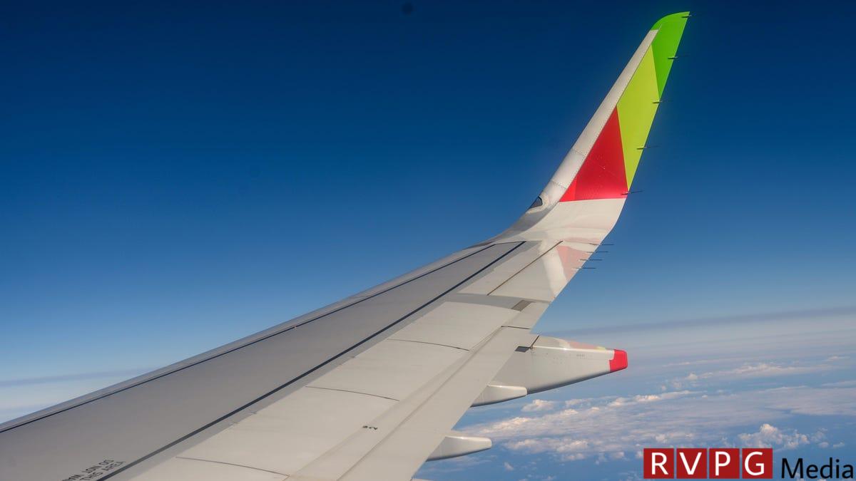 Here's why airplanes have those curved winglets you've probably wondered about
