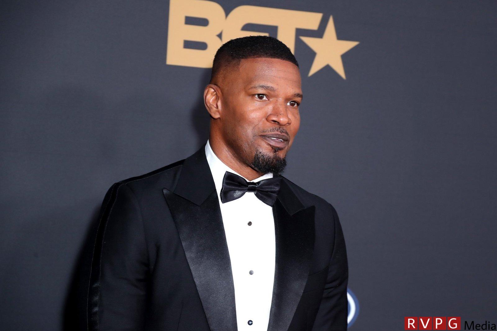 Jamie Foxx Looks Fit & Full of Life In Return To Show After Health Scare : Watch