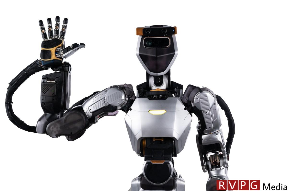 Sanctuary's new humanoid robot learns faster and costs less |  TechCrunch