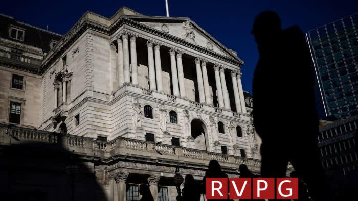 The divided Bank of England is under political pressure over calls for interest rate cuts