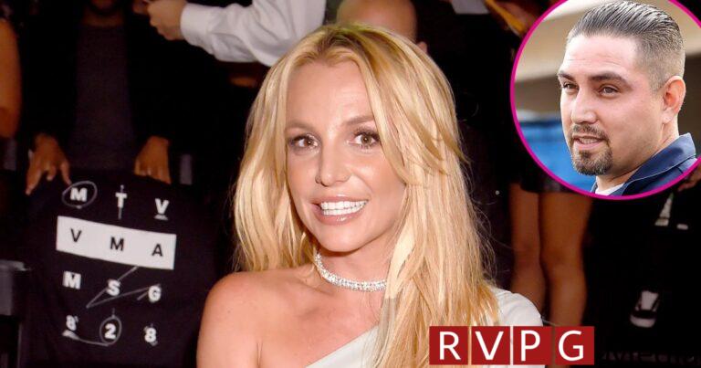 Britney Spears injured her ankle in the hotel with Paul Richard Soliz: source
