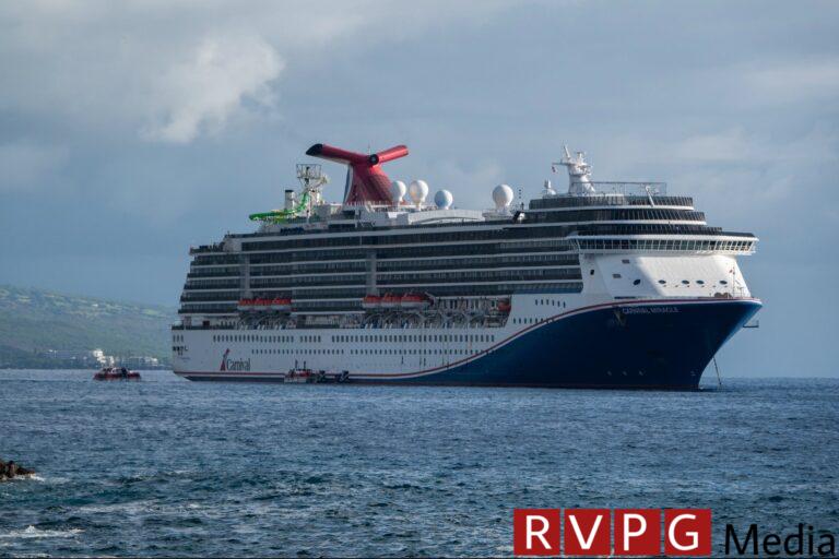 Carnival Cruise Line Installs Starlink Internet on Every Ship |  Entrepreneur