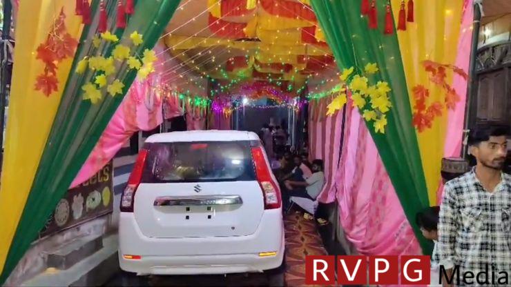 WagonR was given to the groom