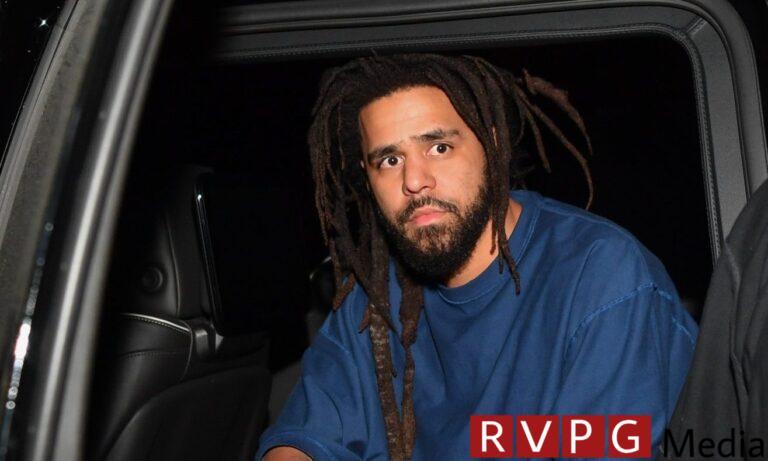 J. Cole Saw Living His Best Life Amidst All the Viral 'Drake V. Kendrick' Beef Memes (PHOTO)