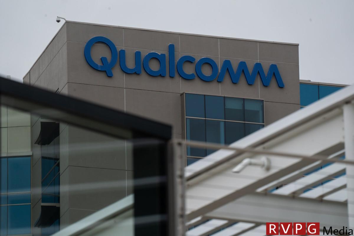 Qualcomm gives solid outlook for smartphone recovery