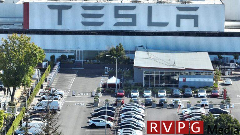 Tesla quietly removes all job postings in the US