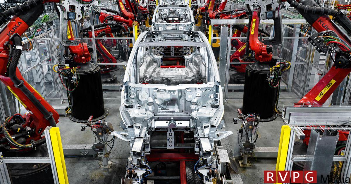 Tesla scraps innovative new manufacturing strategy – report