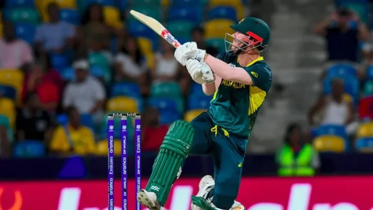 David Warner hits three sixes against Mark Wood in one over